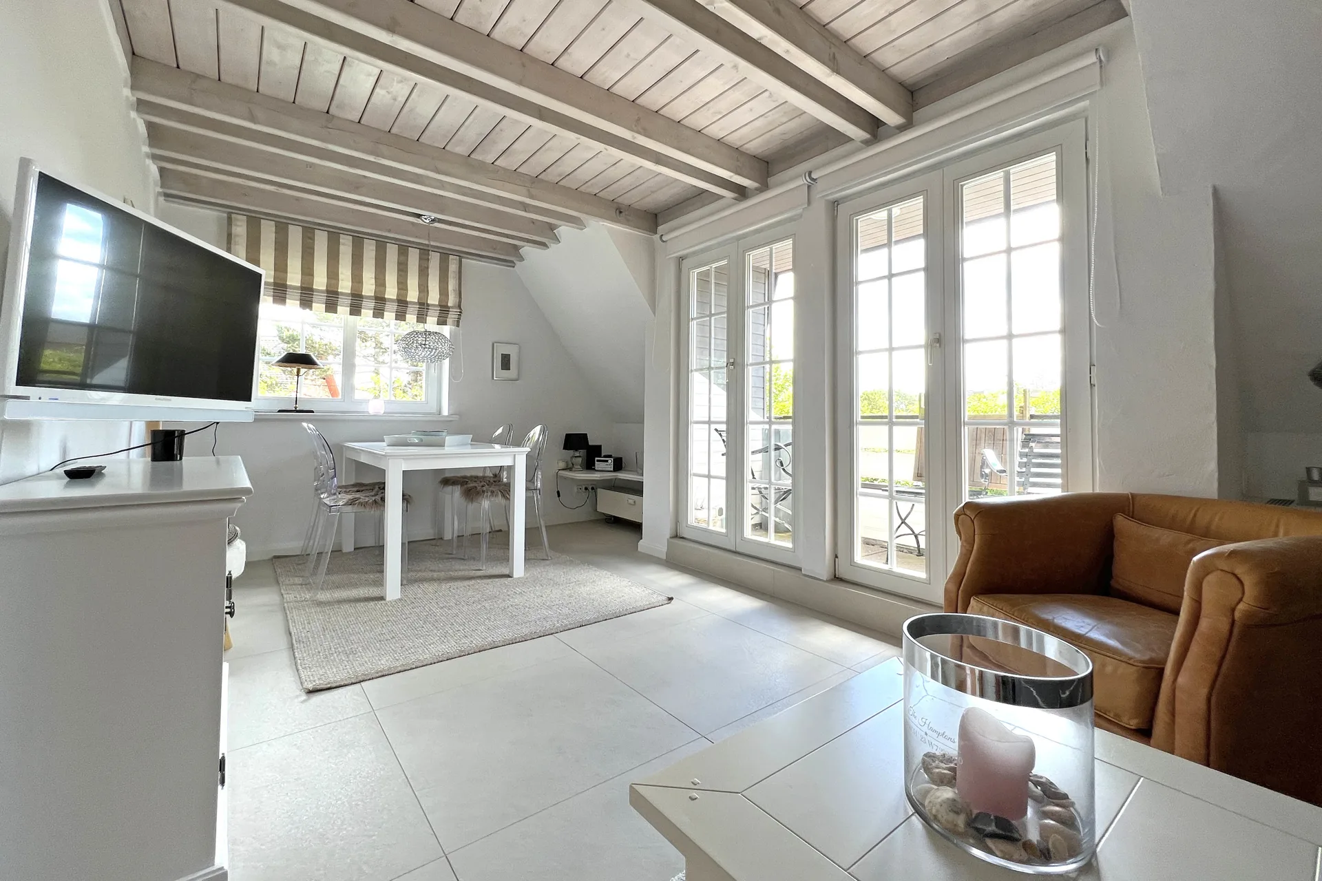 6 - Helle, moderne 3-Zimmer-Wohnung mit Süd-Westloggia in Munkmarsch