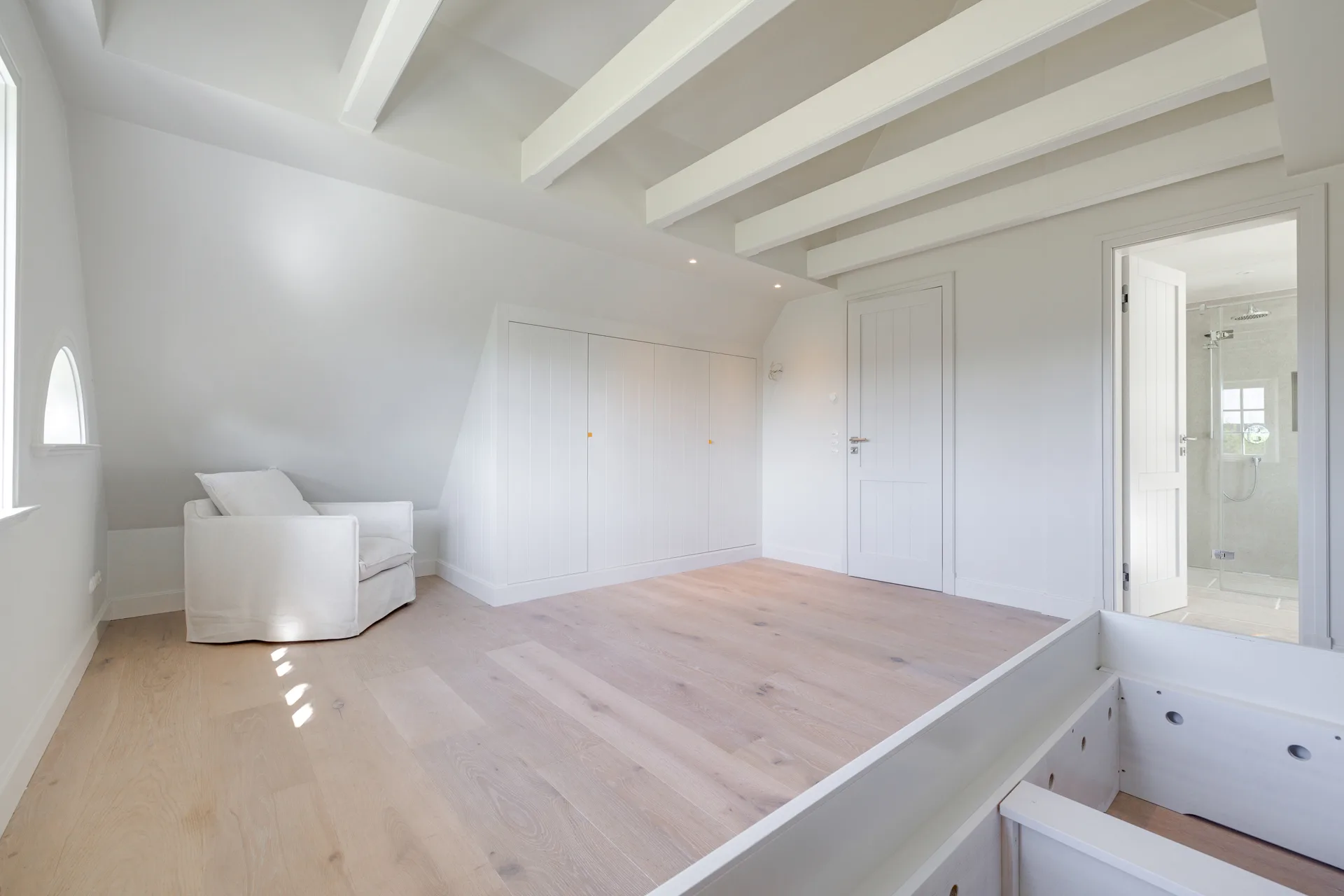 Bild - Großzügiges Neubau-Doppelhaus unter Reet in toller Lage von Wenningstedt