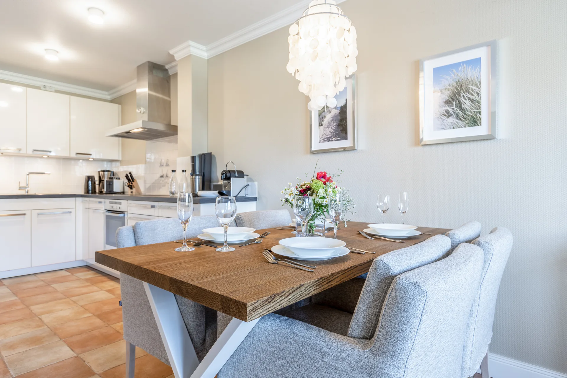 Bild - Hochwertige Erdgeschosswohnung mit sonniger Terrasse in strandnaher Lage von Westerland
