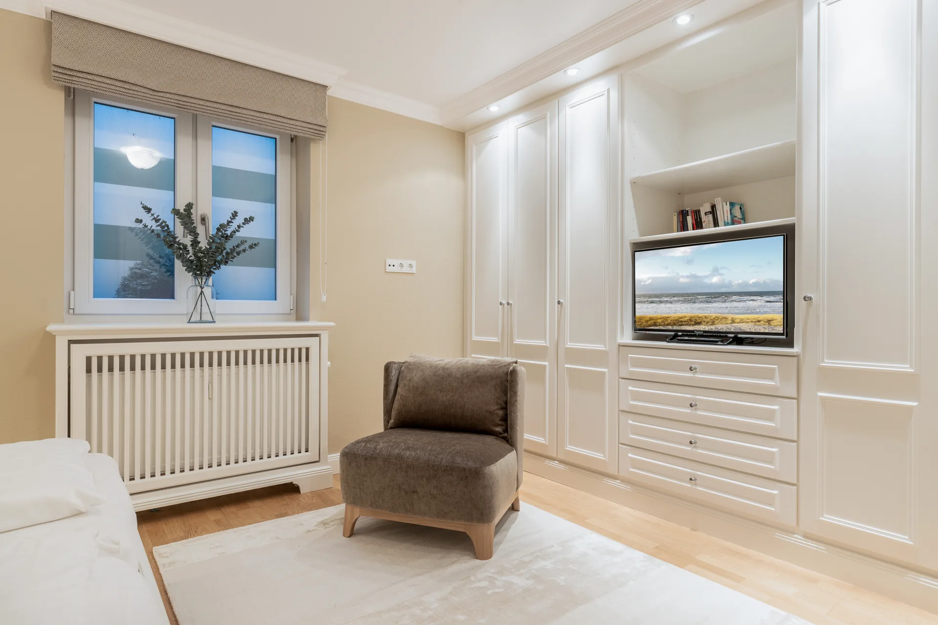 Bild - Hochwertige Erdgeschosswohnung mit sonniger Terrasse in strandnaher Lage von Westerland