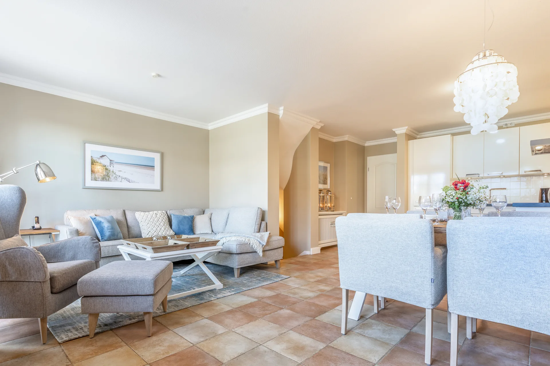 Bild - Hochwertige Erdgeschosswohnung mit sonniger Terrasse in strandnaher Lage von Westerland