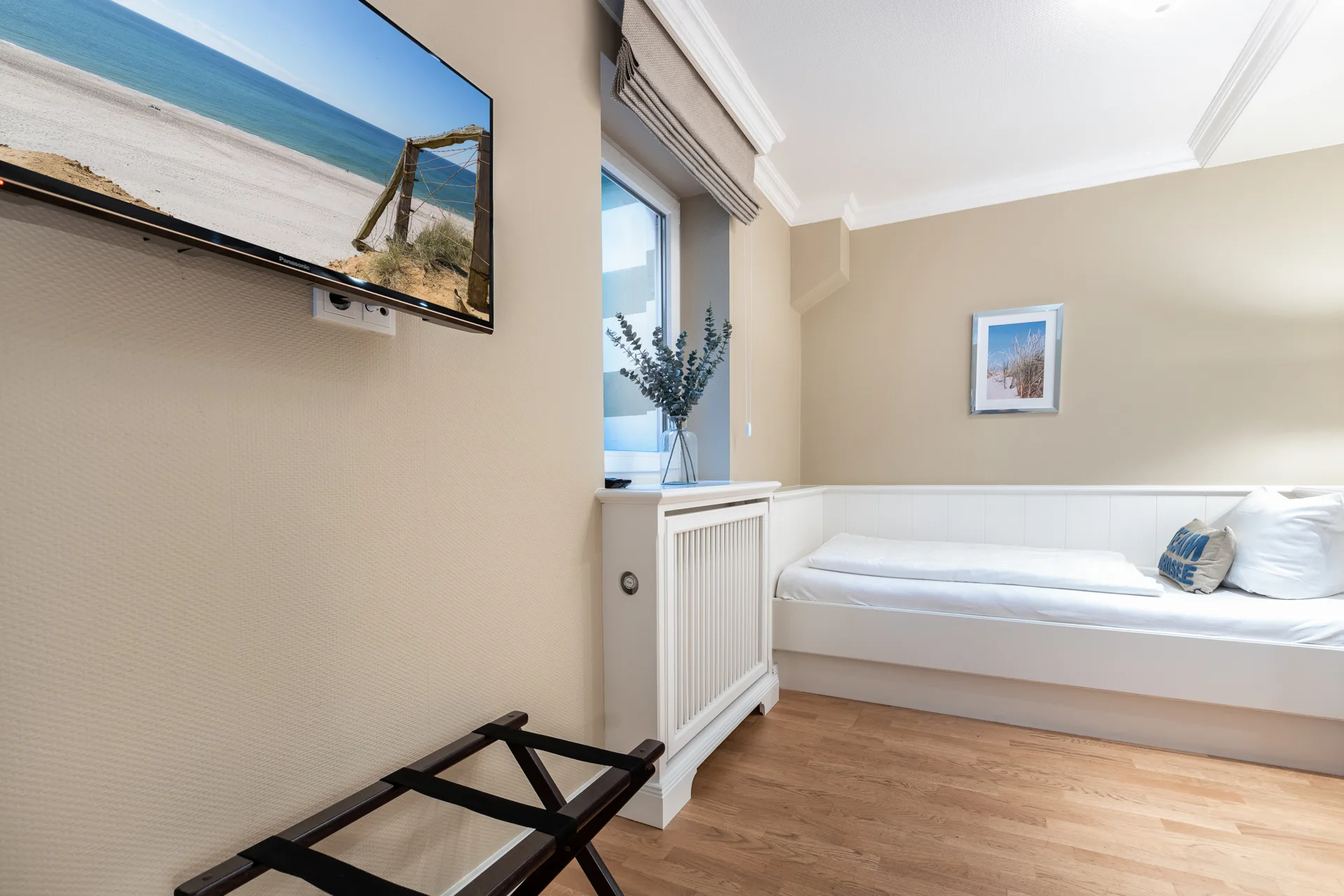 Bild - Hochwertige Erdgeschosswohnung mit sonniger Terrasse in strandnaher Lage von Westerland
