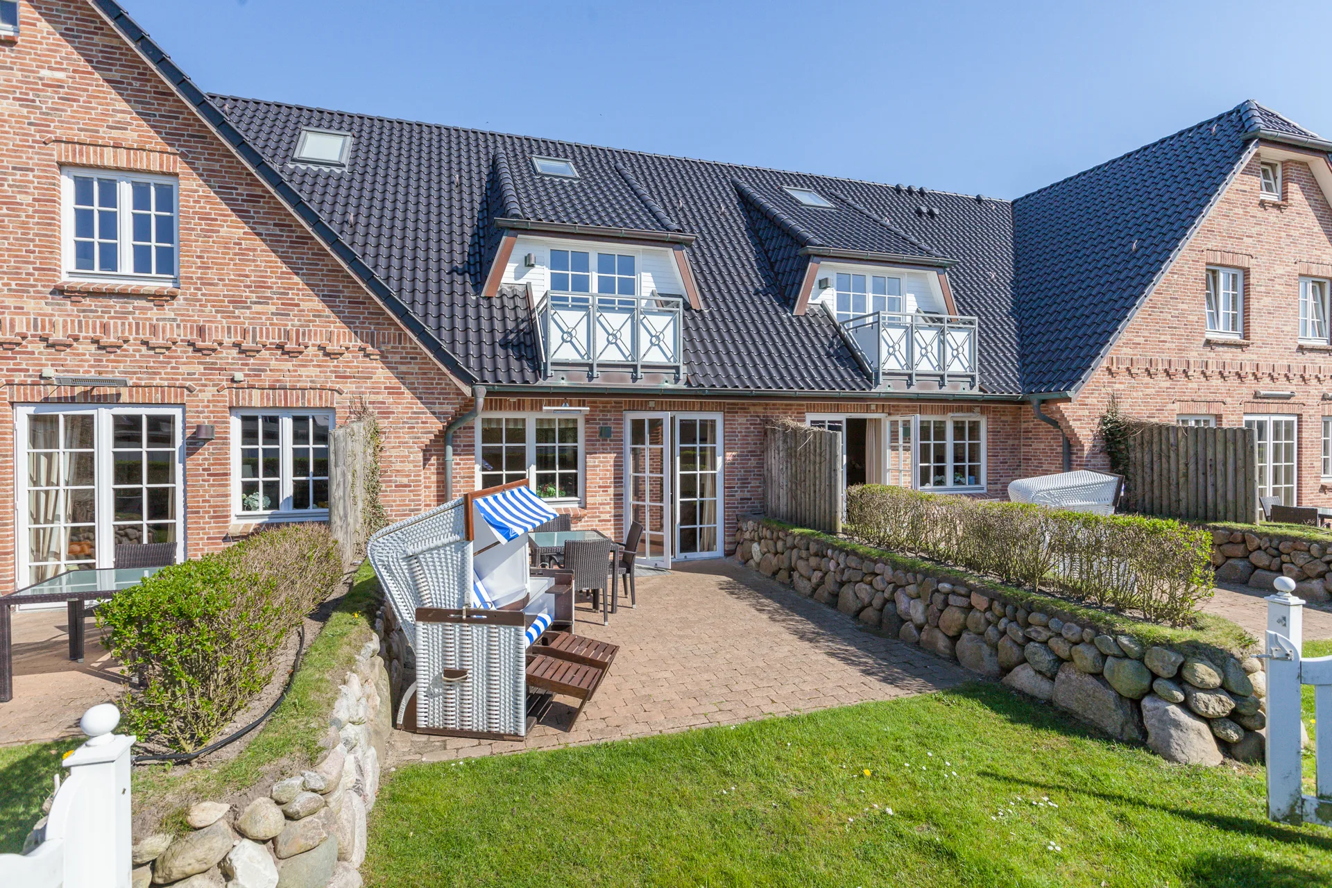 Bild - Hochwertige Erdgeschosswohnung mit sonniger Terrasse in strandnaher Lage von Westerland