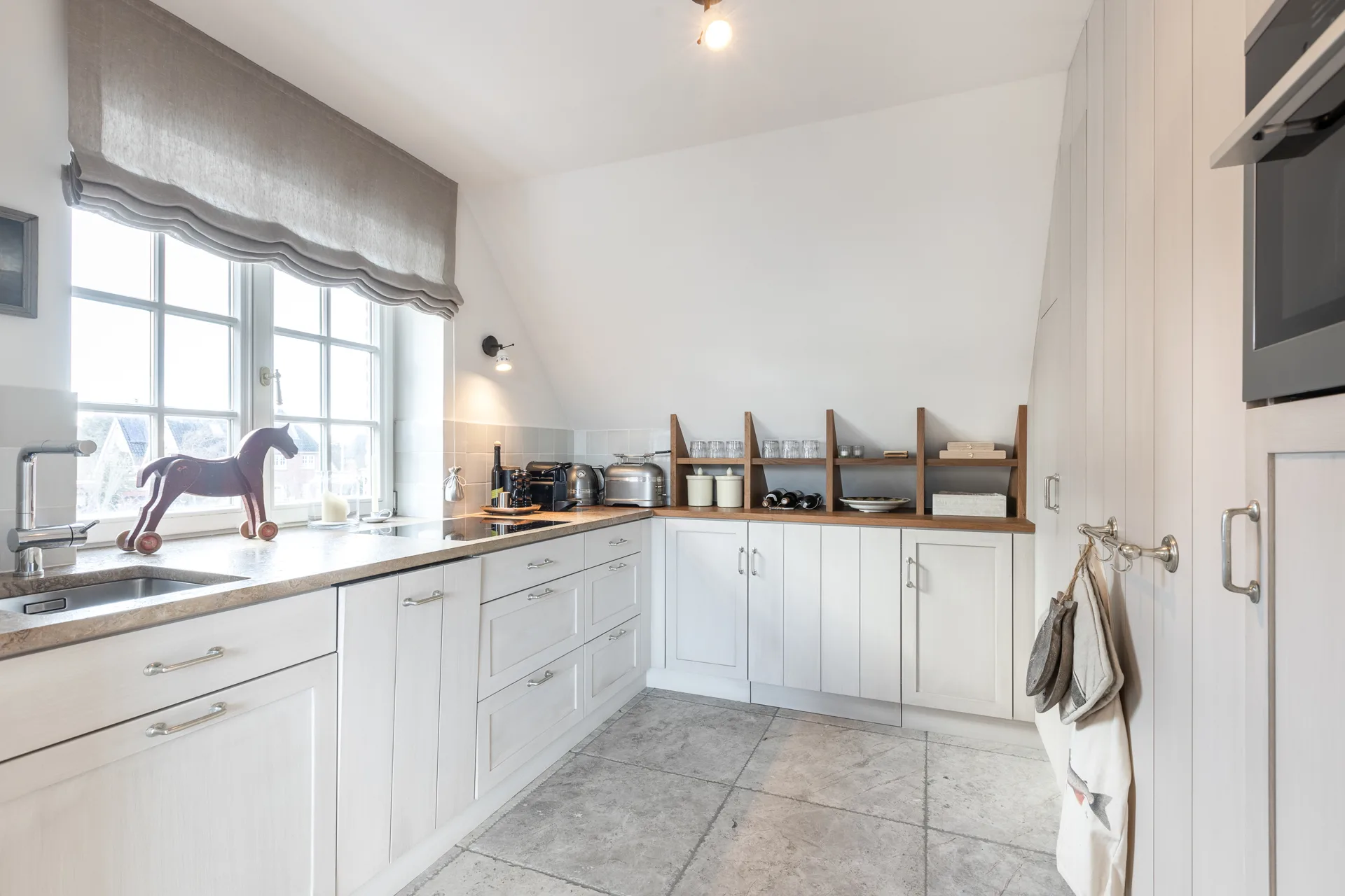 WLKS38-23 - Sehr hochwertige Dachgeschosswohnung mit Süd-Balkon in strandnaher Lage von Westerland