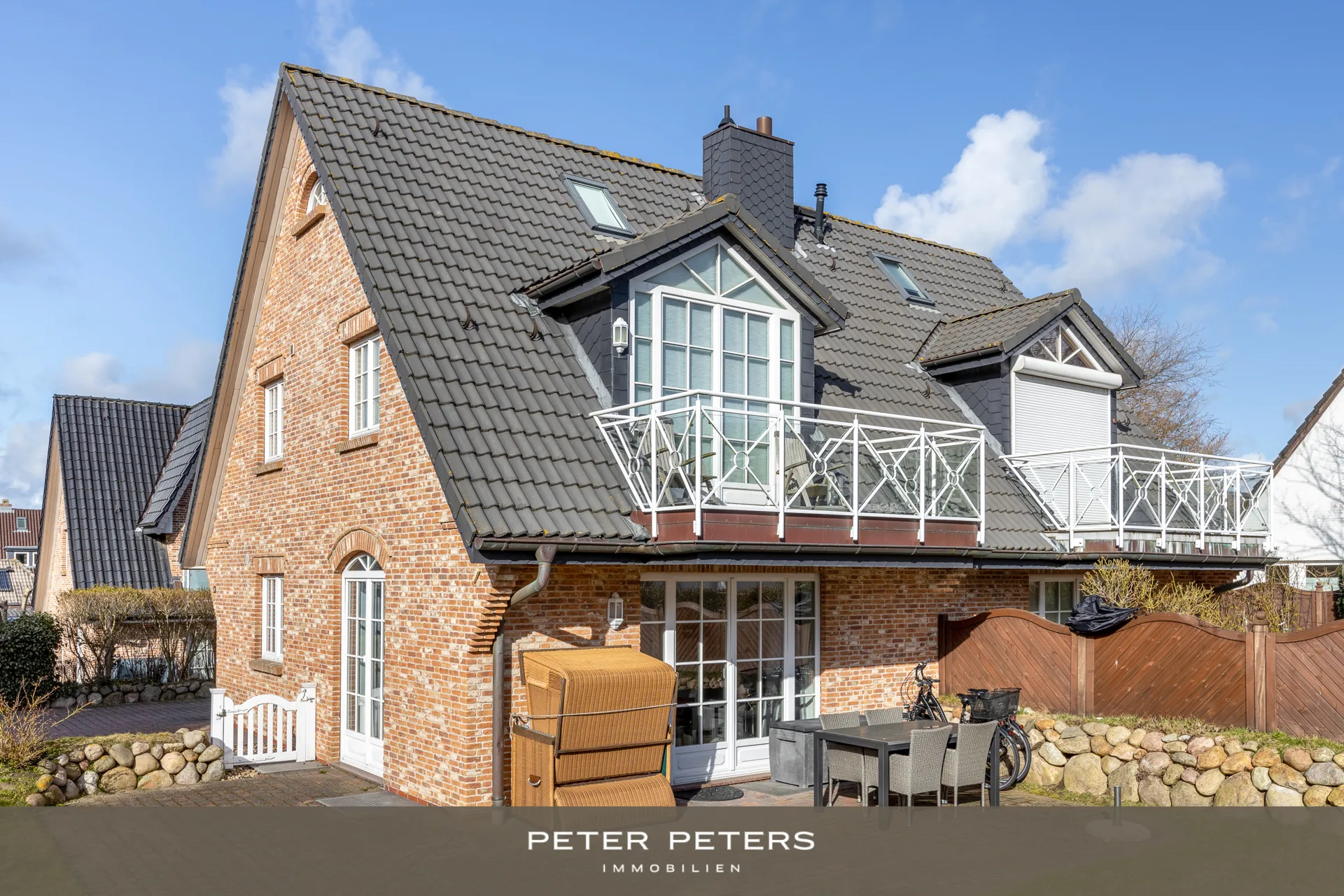 Bild - Sehr hochwertige Dachgeschosswohnung mit Süd-Balkon in strandnaher Lage von Westerland