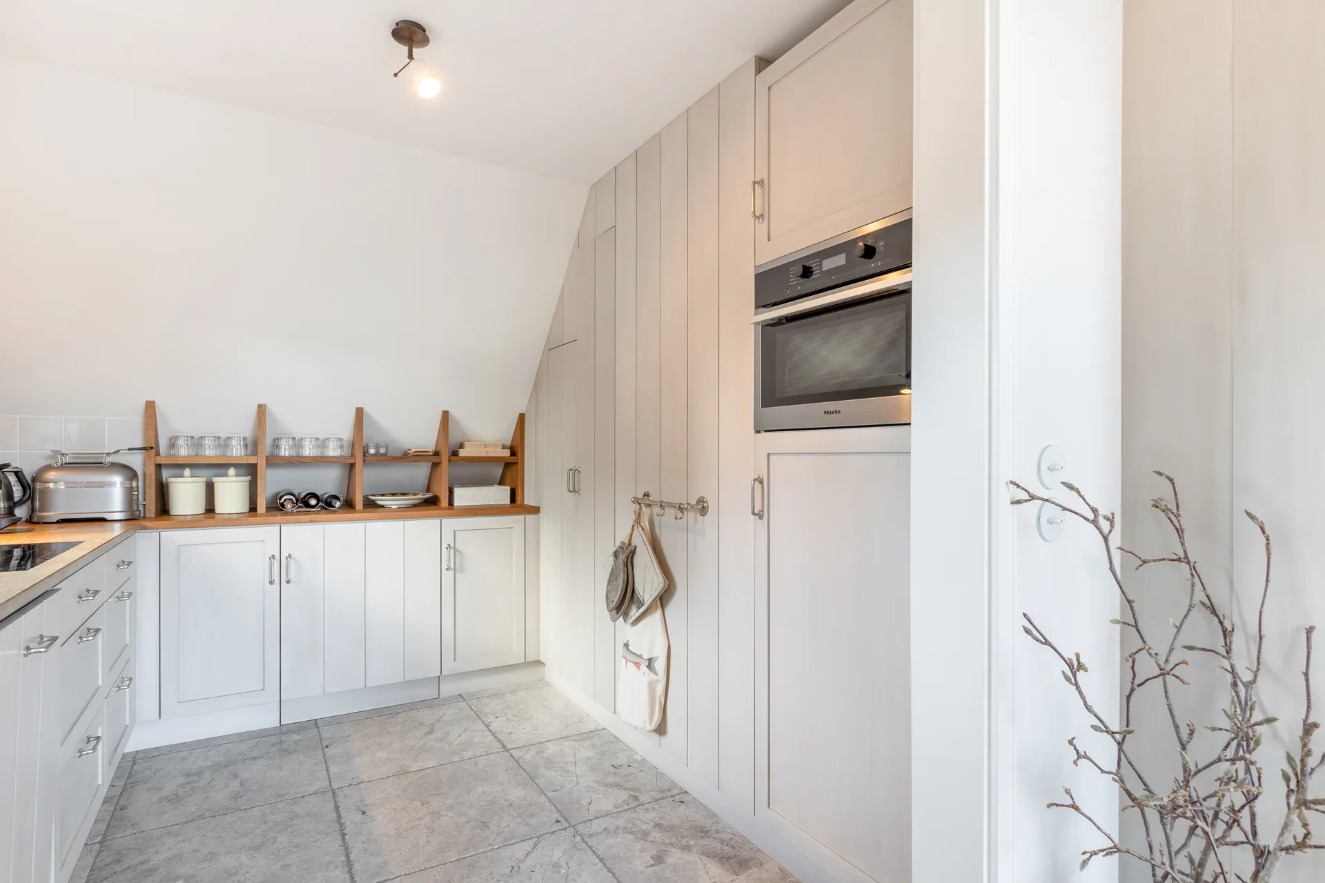 WLKS38-25 - Sehr hochwertige Dachgeschosswohnung mit Süd-Balkon in strandnaher Lage von Westerland
