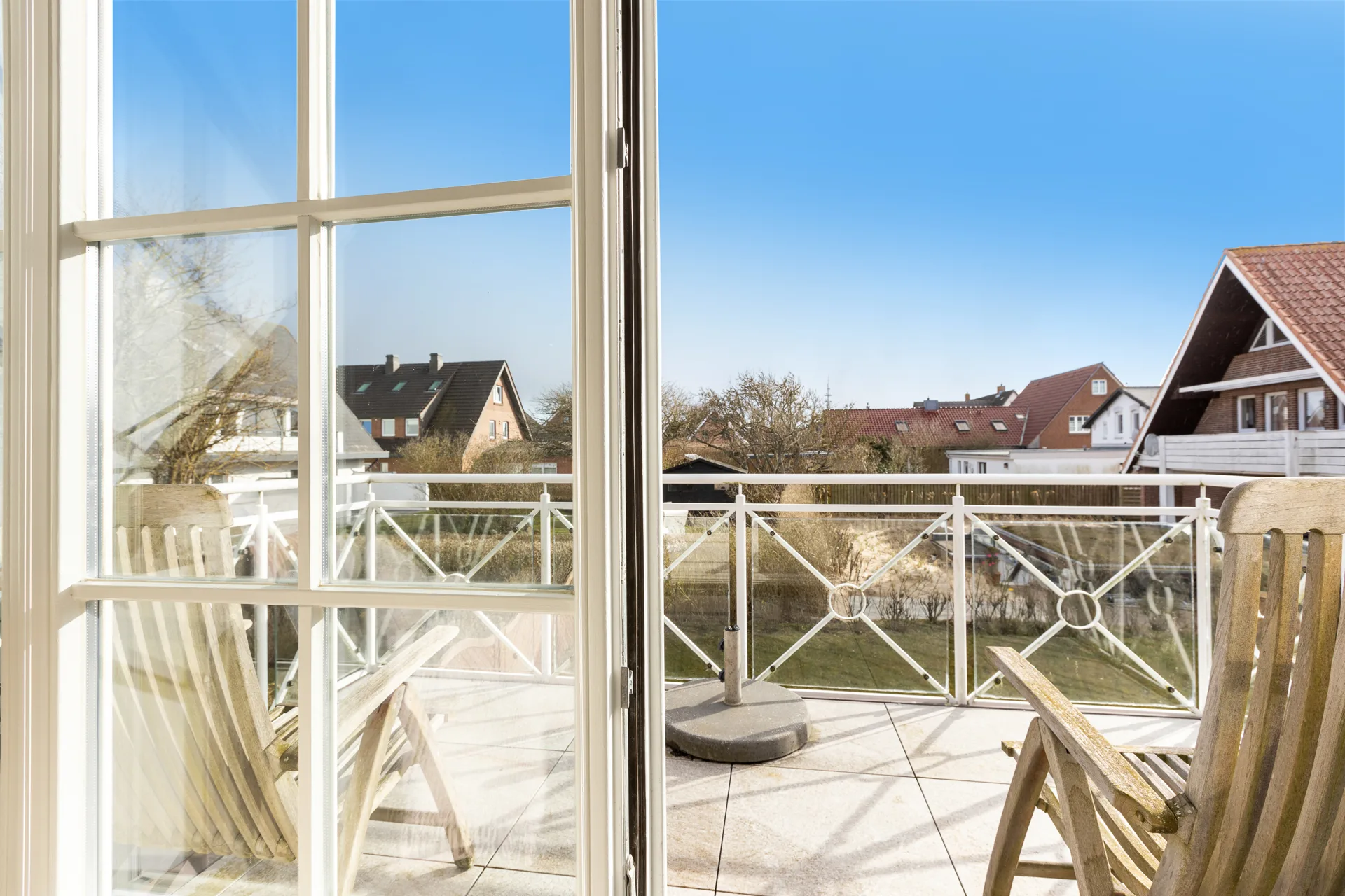 WLKS38-20 - Sehr hochwertige Dachgeschosswohnung mit Süd-Balkon in strandnaher Lage von Westerland
