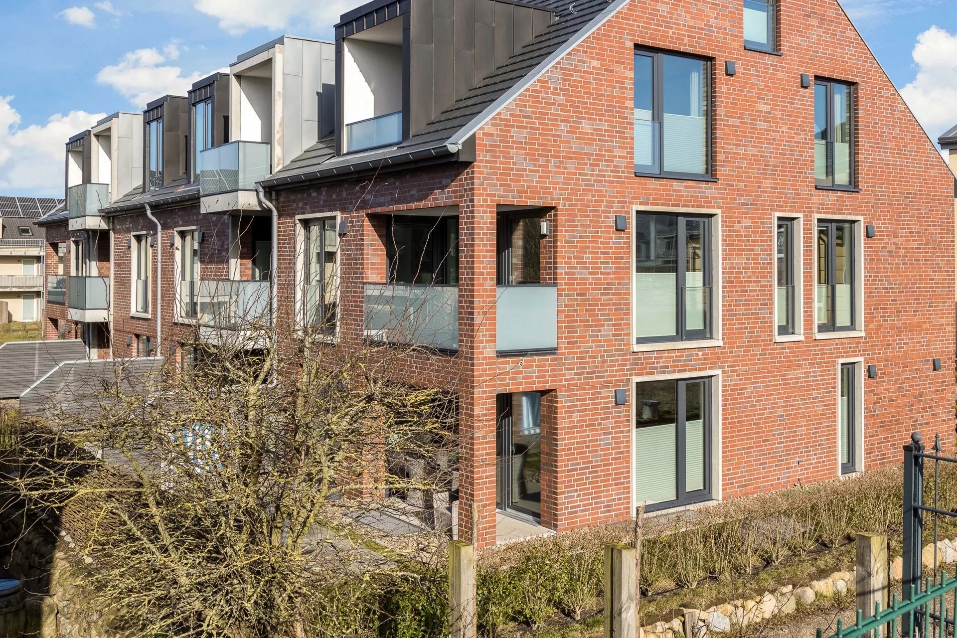 Bild - Stylische und exklusive Galeriewohnung mit Sauna, PKW-Stellplatz und Fahrstuhl in List
