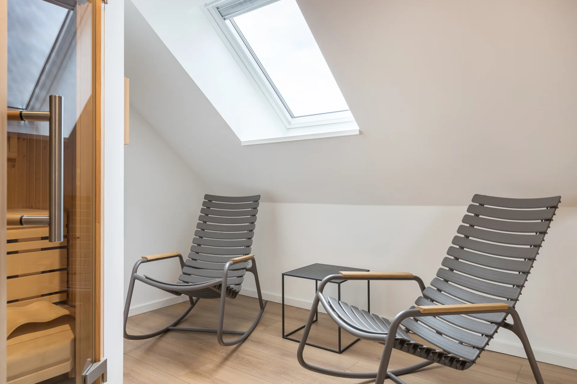 Bild - Stylische und exklusive Galeriewohnung mit Sauna, PKW-Stellplatz und Fahrstuhl in List