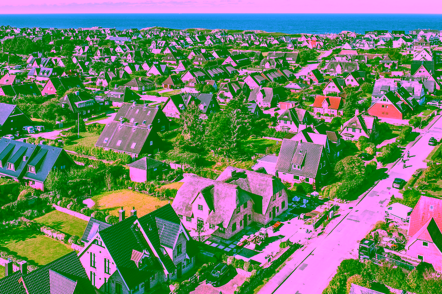 Bild - Großzügiges Neubau-Doppelhaus unter Reet in toller Lage von Wenningstedt