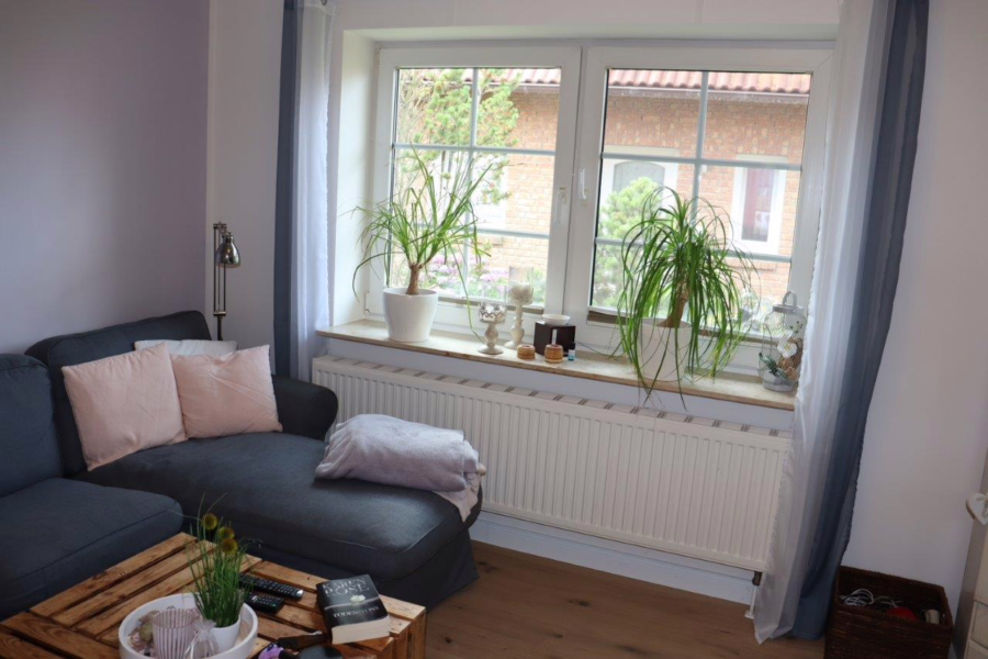 Bild - Gepflegtes Wohnhaus mit drei Appartements und einer Dauerwohnung in ruhiger Ortsrandlage von List