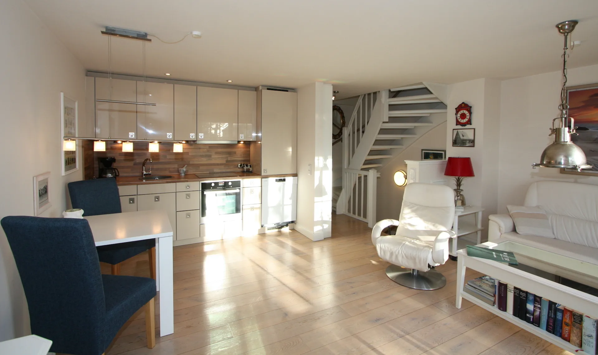 Bild - Moderne Obergeschosswohnung mit Balkon in Wenningstedt