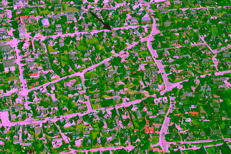 Bild - Erhaltenswertes Einfamilienhaus mit zwei Wohneinheiten in der Dr.-Ross-Straße