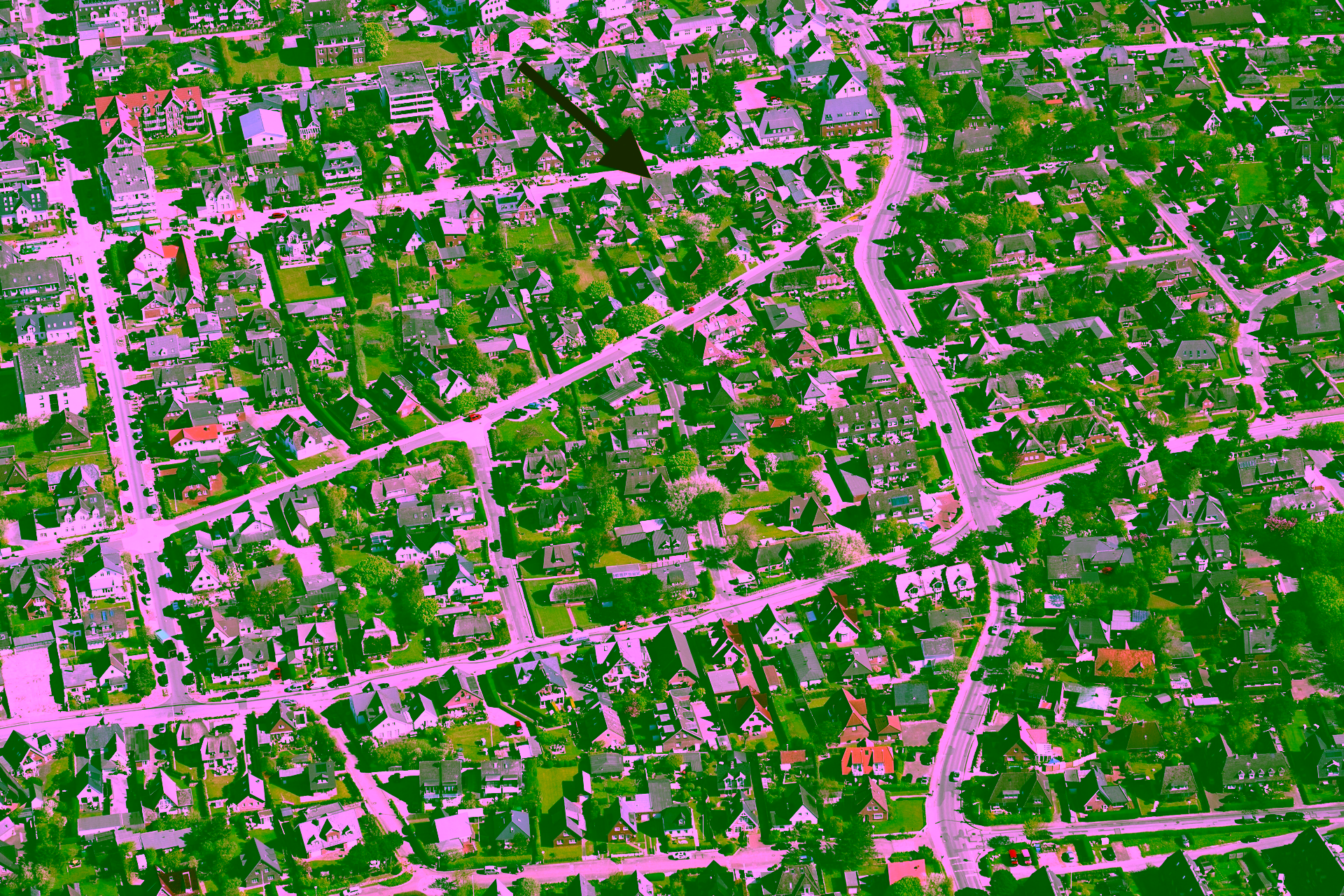 Erhaltenswertes Einfamilienhaus mit zwei Wohneinheiten in der Dr.-Ross-Straße - Bild (6120)