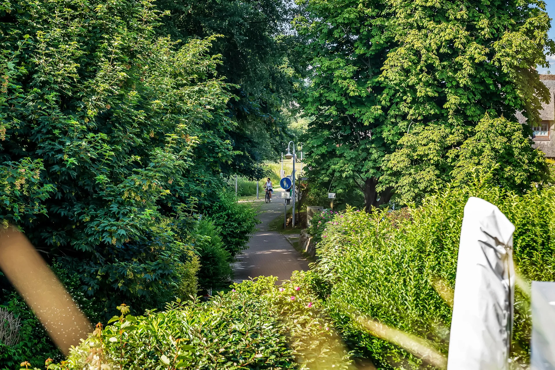 Bild - Sehr schön gelegene und genehmigte Ferienwohnung am Wenningstedter Dorfteich auf einer Ebene