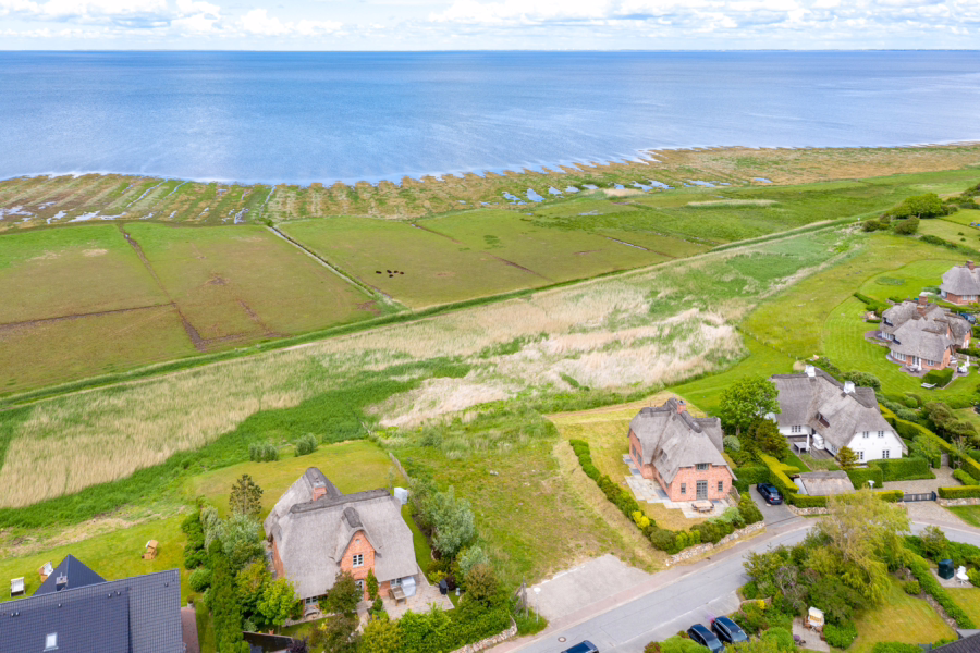 Bild - Grundstück für einen Neubau unter Reet in erster Wattreihe von Morsum