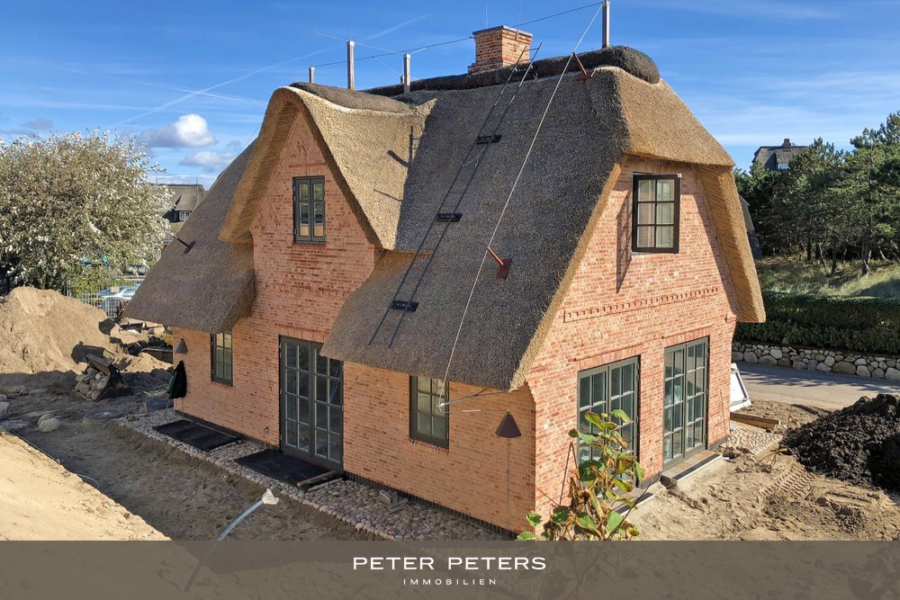 Titelbild - Neubau unter Reet in traumhafter Lage von Rantum
