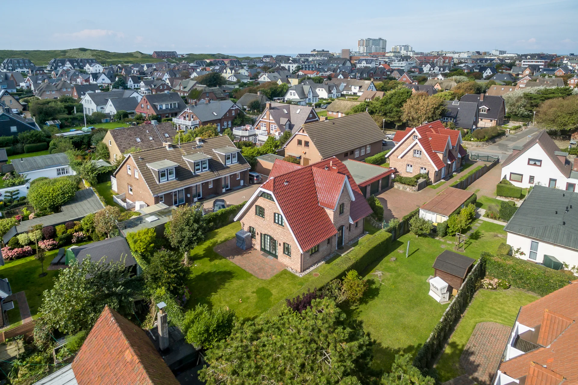 Bild - Großzügiges Einfamilienhaus mit Garage nahe dem Strand und Stadtzentrum