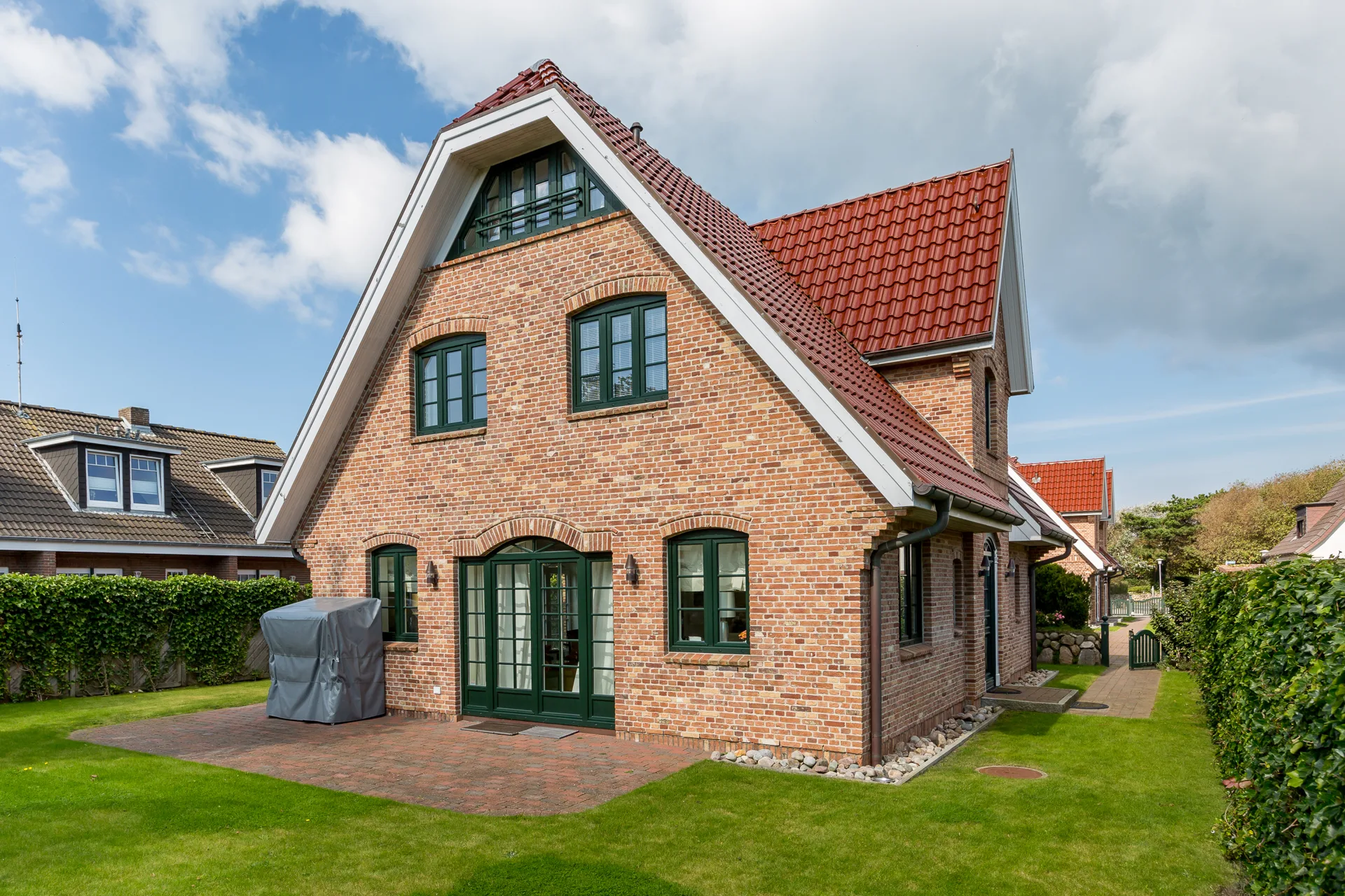 Bild - Großzügiges Einfamilienhaus mit Garage nahe dem Strand und Stadtzentrum