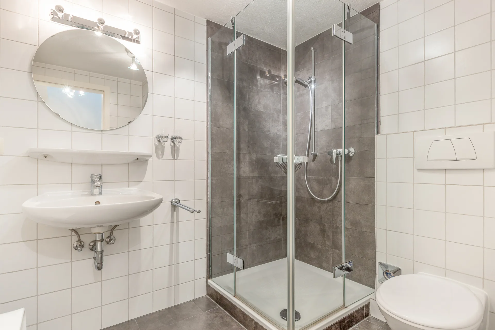 Bild - Gemütliche Erdgeschosswohnung mit Südgarten -Schwimmbad und Sauna im Haus-