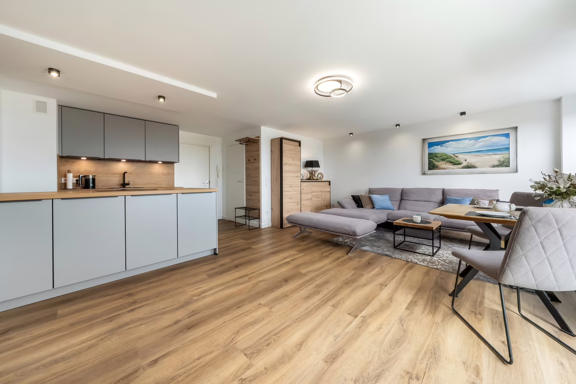 Bild - Sanierte 2 Zimmer Wohnung in Westerland mit Blick zum Rantumbecken