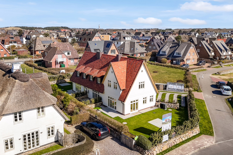 DJI_20250515191636_0242_D - 3 Hausteile in bester strandnaher Lage von Wenningstedt (FW und DW)