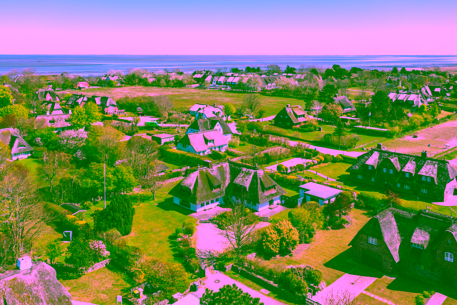 Bild - Neubau eines außergewöhnlichen Friesenhauses unter Reet mit Garage in begehrter Lage von Keitum