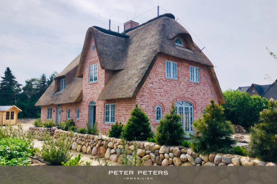 Titelbild - Reetgedeckte Neubauhaushälften in strandnaher Lage von Wenningstedt -1 Einheit bereits verkauft-