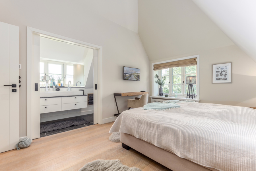 Bild - Moderne Haushälfte mit Einzelhauscharakter