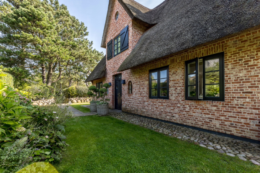 Bild - Moderne Haushälfte mit Einzelhauscharakter