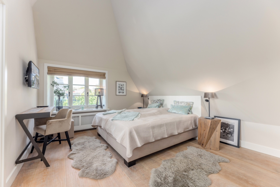 Bild - Moderne Haushälfte mit Einzelhauscharakter