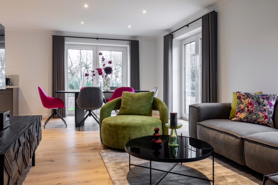 Bild - Neubau mit Hotelanbindung mit Annehmlichkeiten von Wellnessbereich und Frühstück