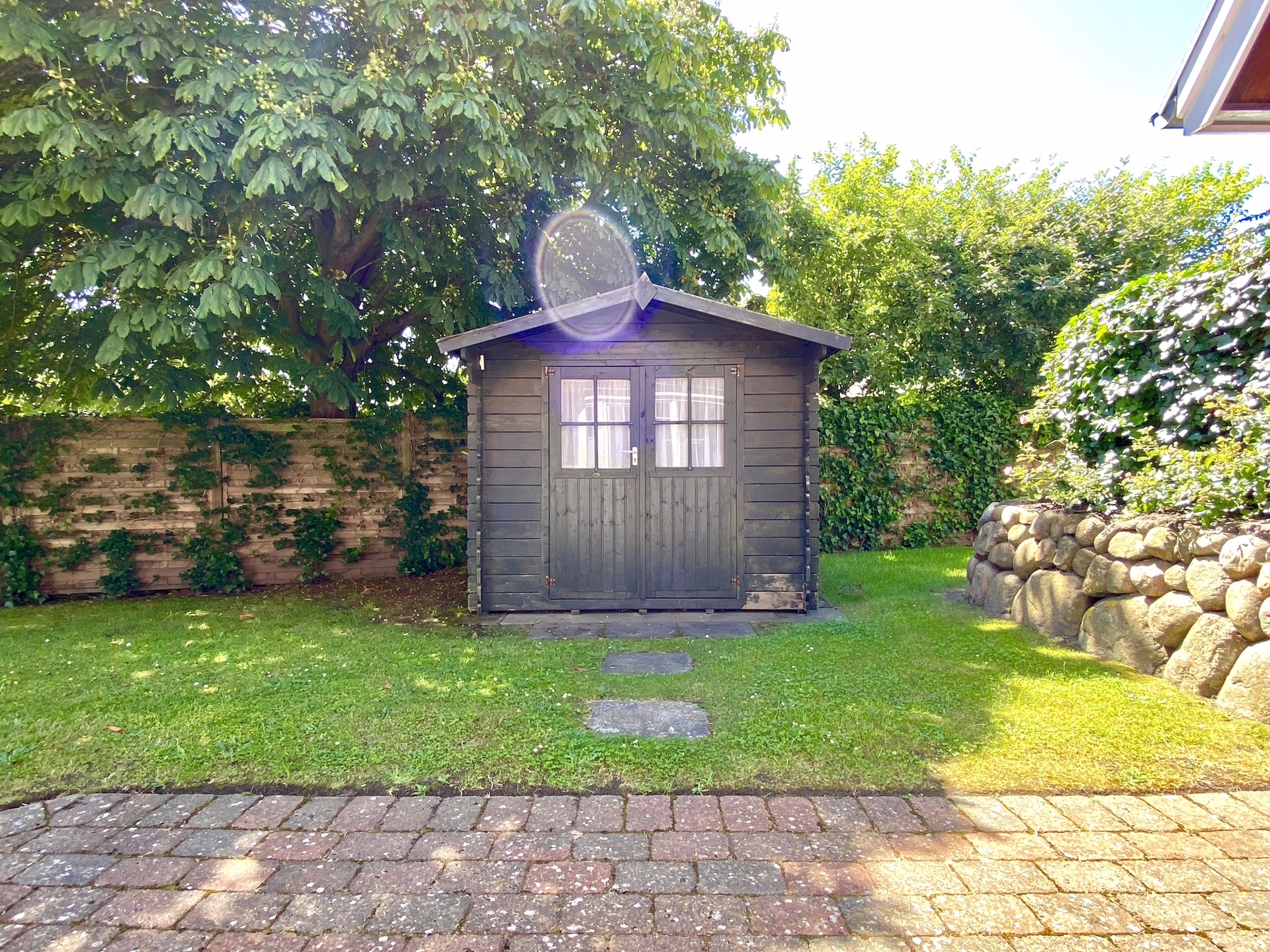 Bild - Erdgeschosswohnung mit Südterrasse und kleinem Gartengrundstück