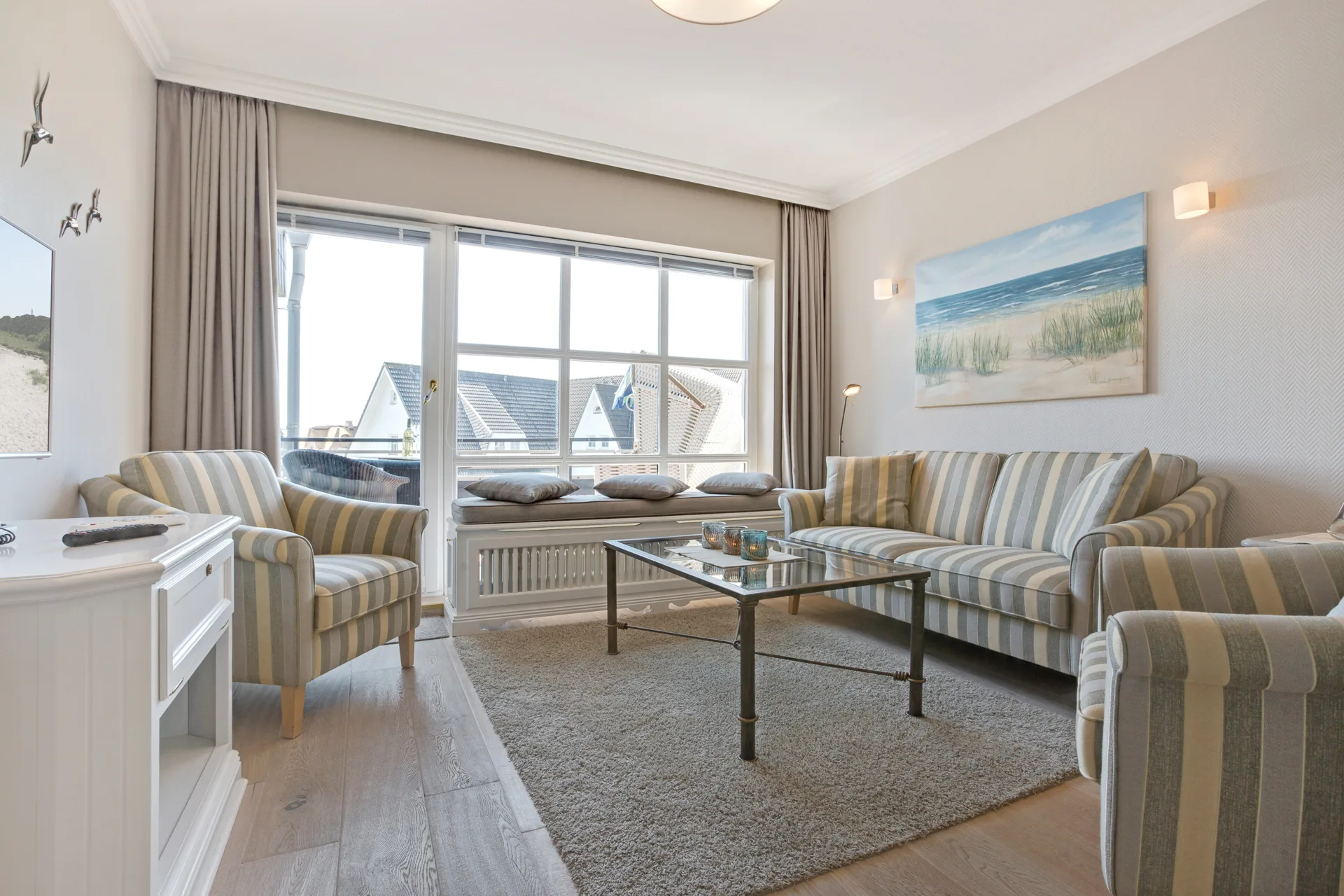 Bild - Exklusive Strandnähe: Moderne Wohnung mit zwei Balkonen & kleinem Meerblick in Wenningstedt