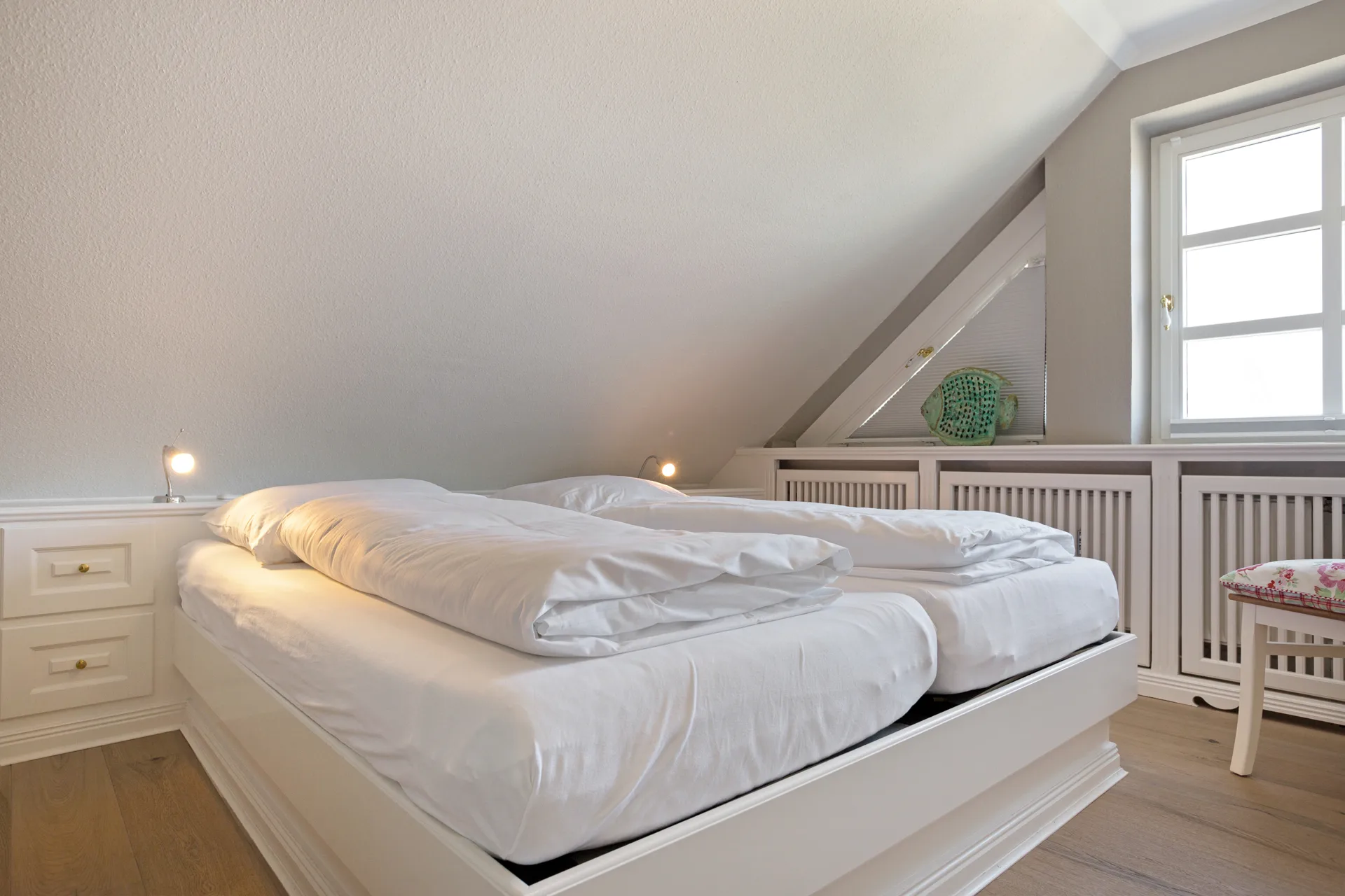 Bild - Exklusive Strandnähe: Moderne Wohnung mit zwei Balkonen & kleinem Meerblick in Wenningstedt