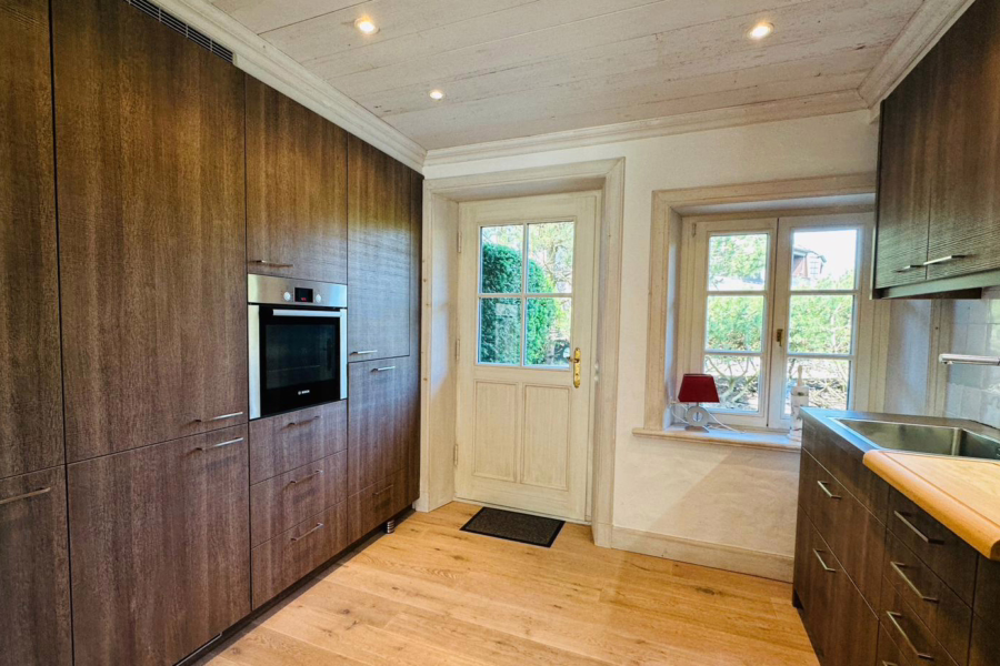 Bild - Wunderschöne reetgedeckte Haushälfte fussläufig zum Wattenmeer