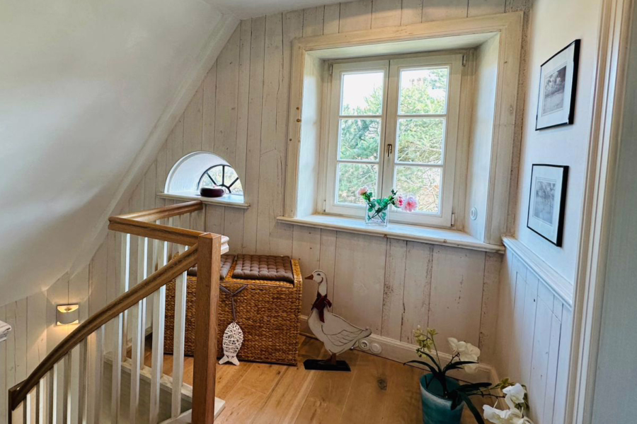 Bild - Wunderschöne reetgedeckte Haushälfte fussläufig zum Wattenmeer