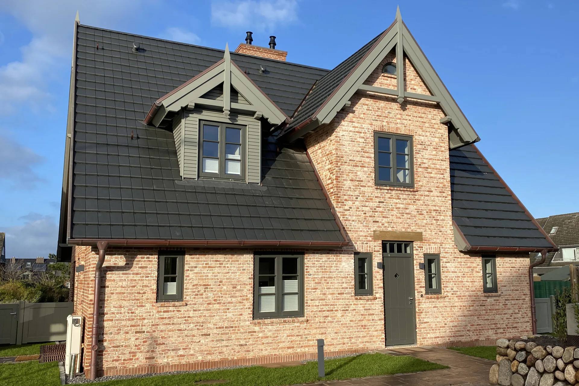 Hauseingang2 - Neubau – Doppelhaushälfte (Dauerwohnraum) in stadt- und strandnaher Lage