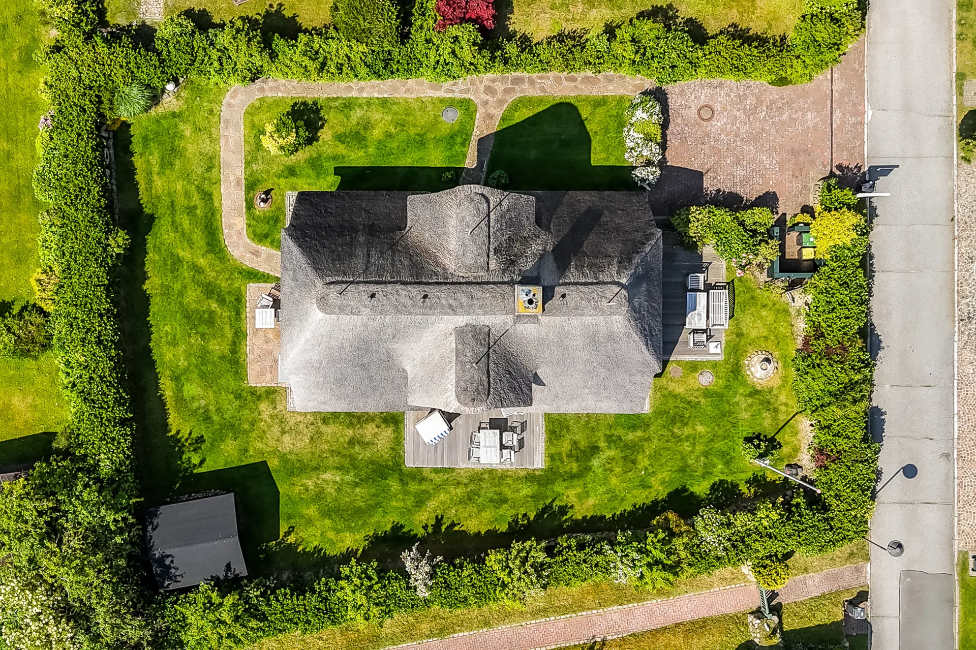 Bild - Ruhiges Einzelhaus mit Einliegerwohnung