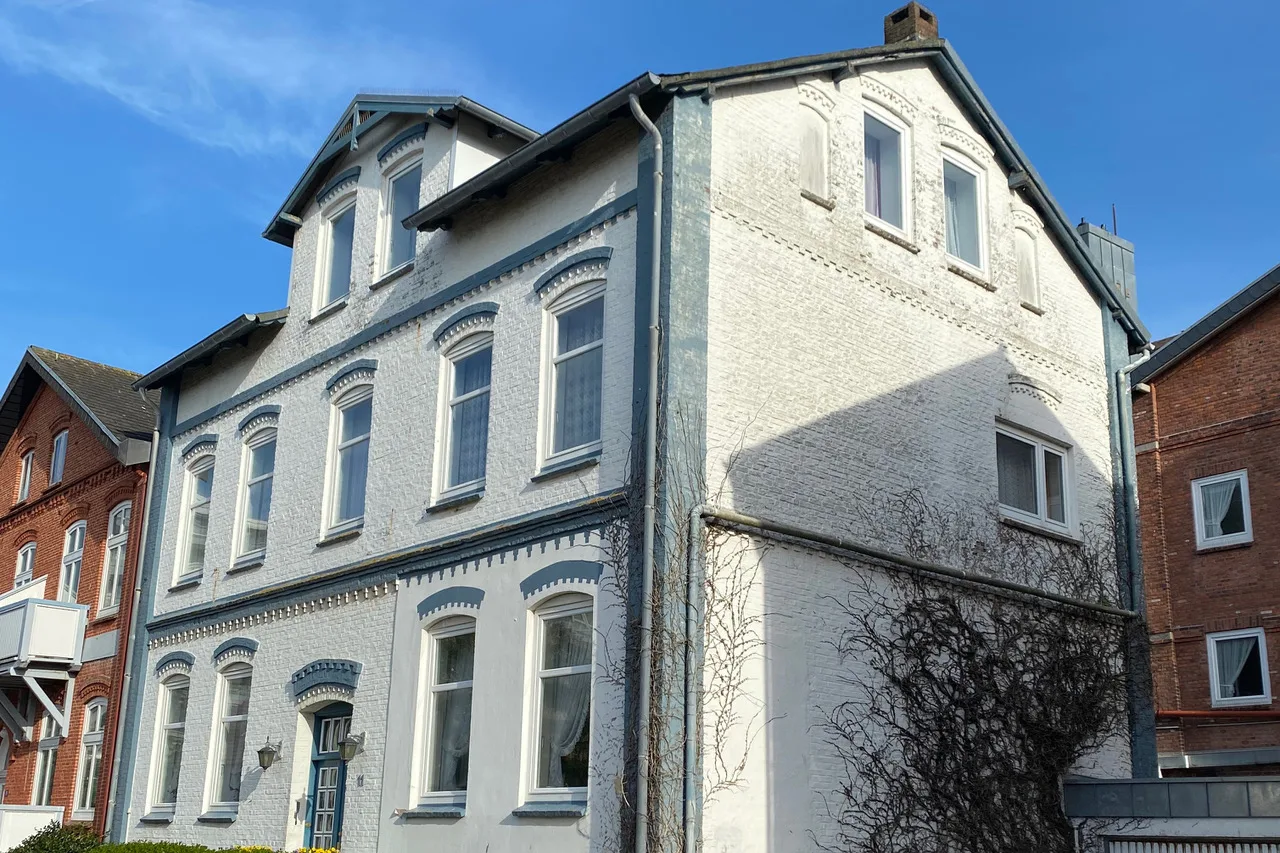 Bild - Logierhaus aus der Gründerzeit in der Fussgängerzone von Westerland