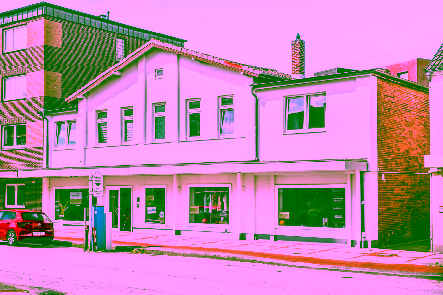 Bild - Seltenes Baugrundstück mit Alt-Bestand in Westerland