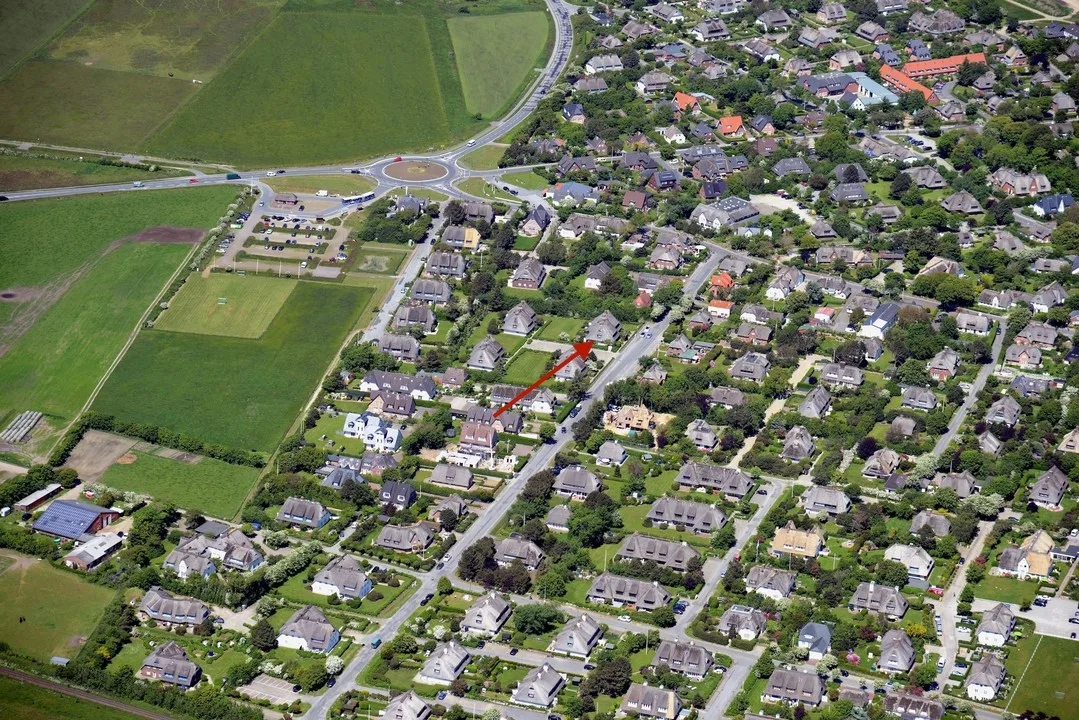 Bild - Reetgedecktes Reihenhausteil in schöner Lage von Keitum